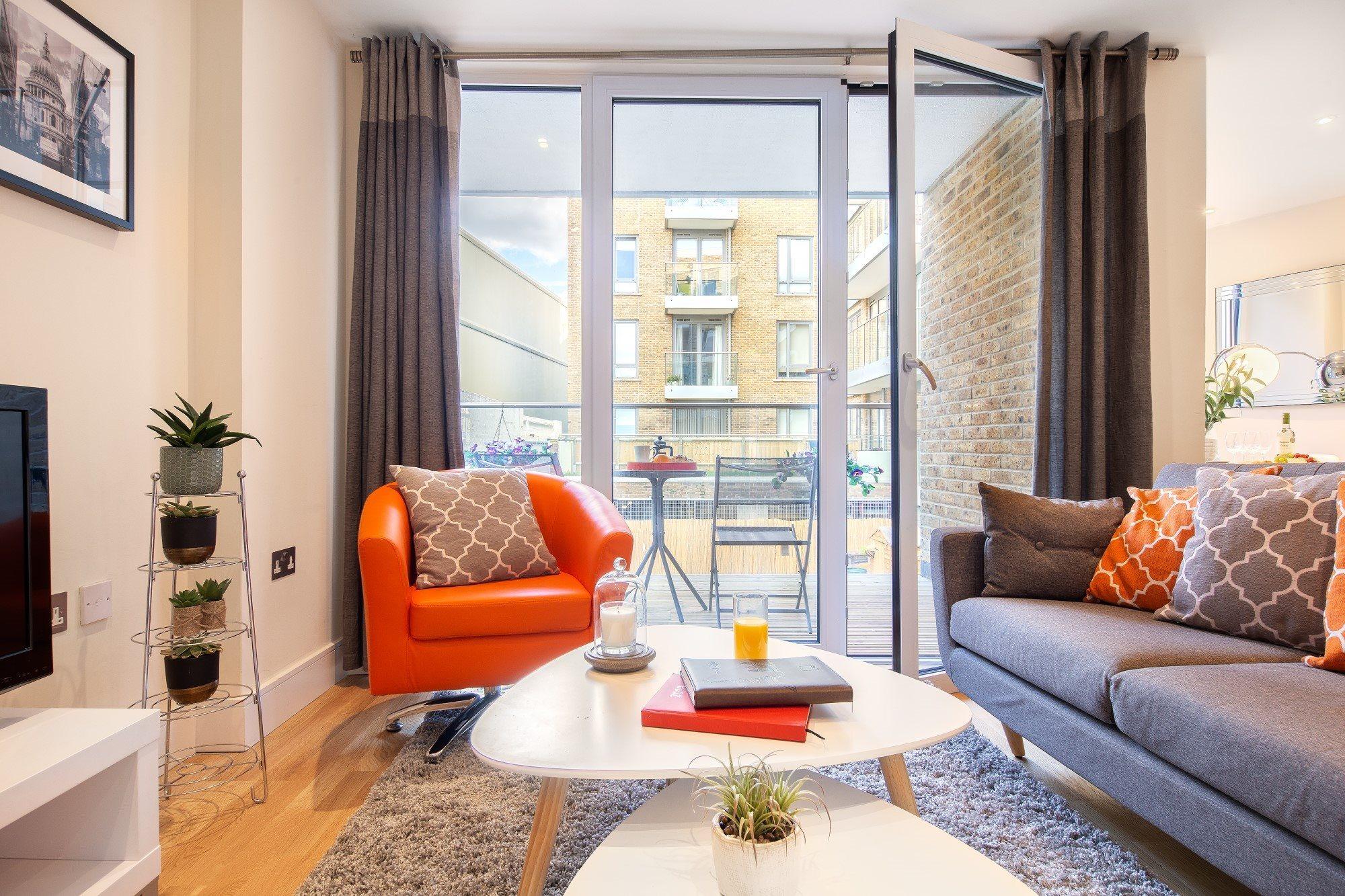 Two Bedroom Serviced Apartment With Balcony In Weymouth Building, Deacon Street Londra Esterno foto