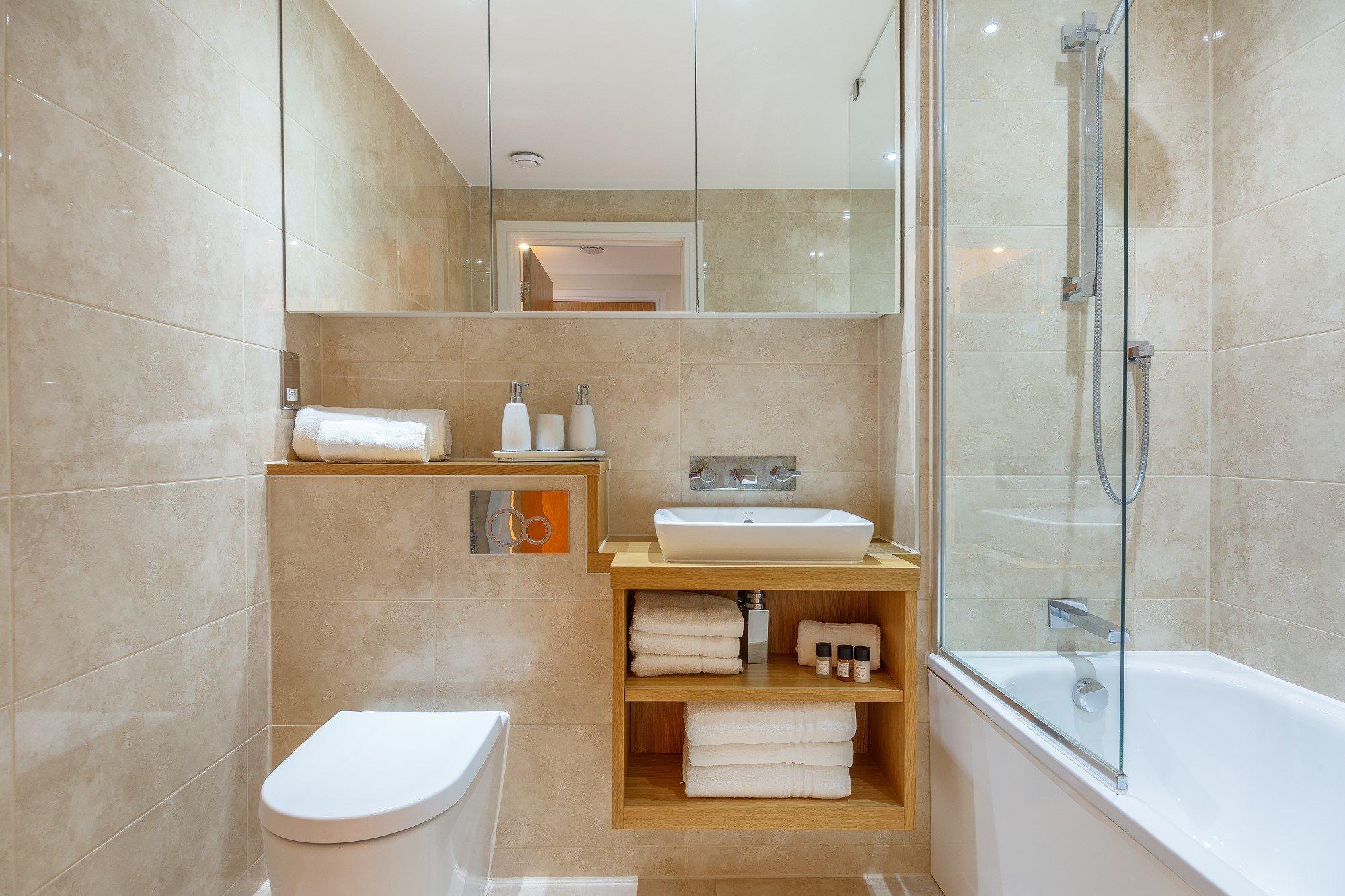Two Bedroom Serviced Apartment With Balcony In Weymouth Building, Deacon Street Londra Esterno foto
