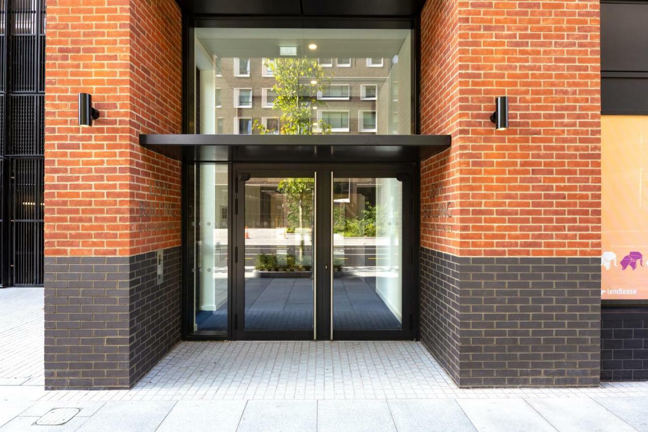 Two Bedroom Serviced Apartment With Balcony In Weymouth Building, Deacon Street Londra Esterno foto