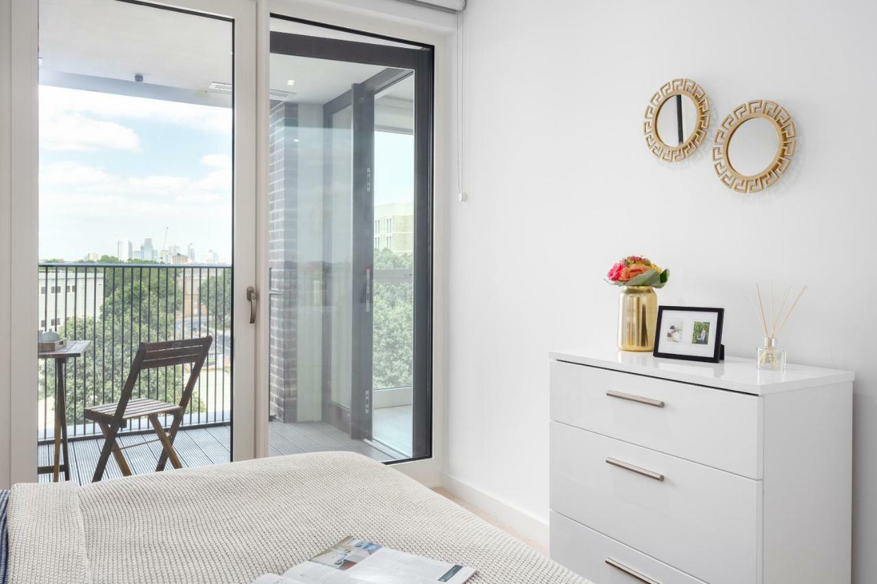Two Bedroom Serviced Apartment With Balcony In Weymouth Building, Deacon Street Londra Esterno foto