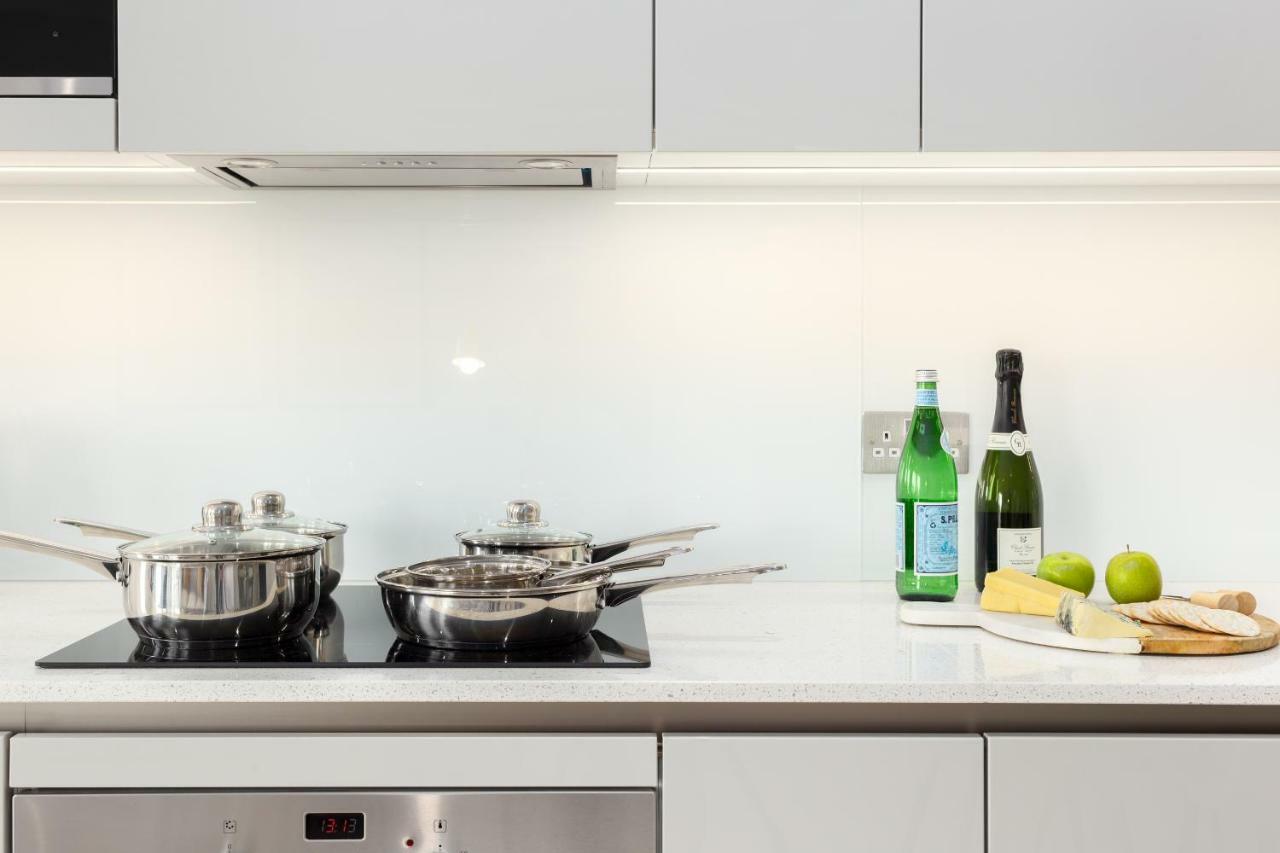 Two Bedroom Serviced Apartment With Balcony In Weymouth Building, Deacon Street Londra Esterno foto