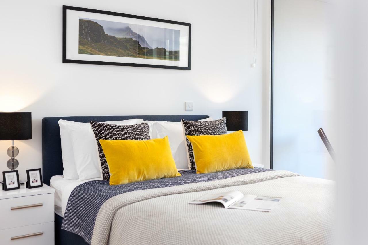 Two Bedroom Serviced Apartment With Balcony In Weymouth Building, Deacon Street Londra Esterno foto